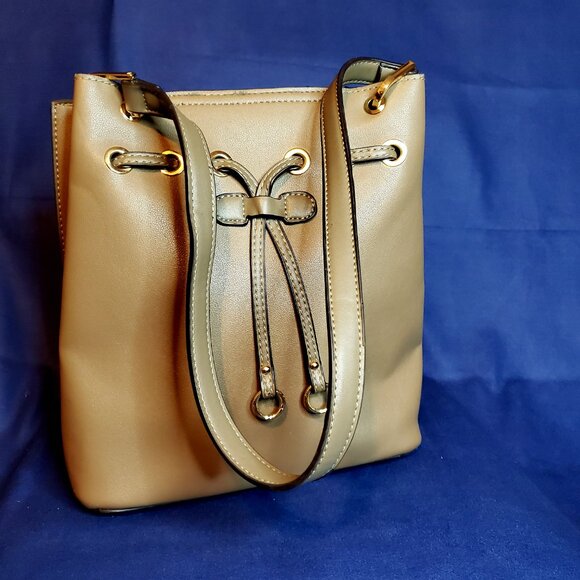 Bag - Picture 2 of 7